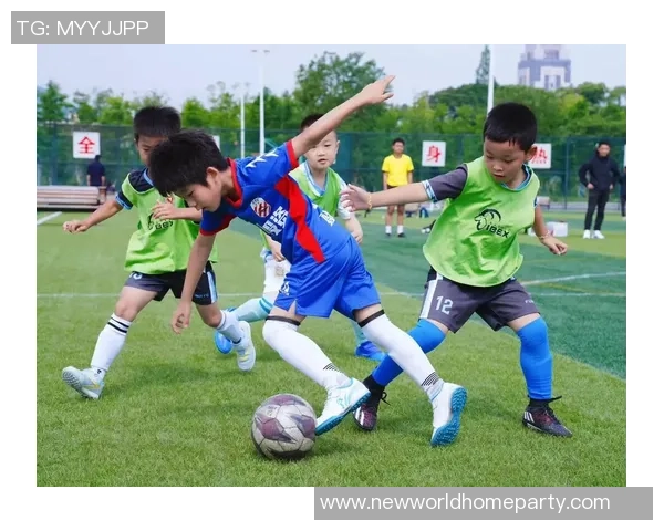 足球巨星亲自解说观赛视频带你体验绿茵场上的热血与激情